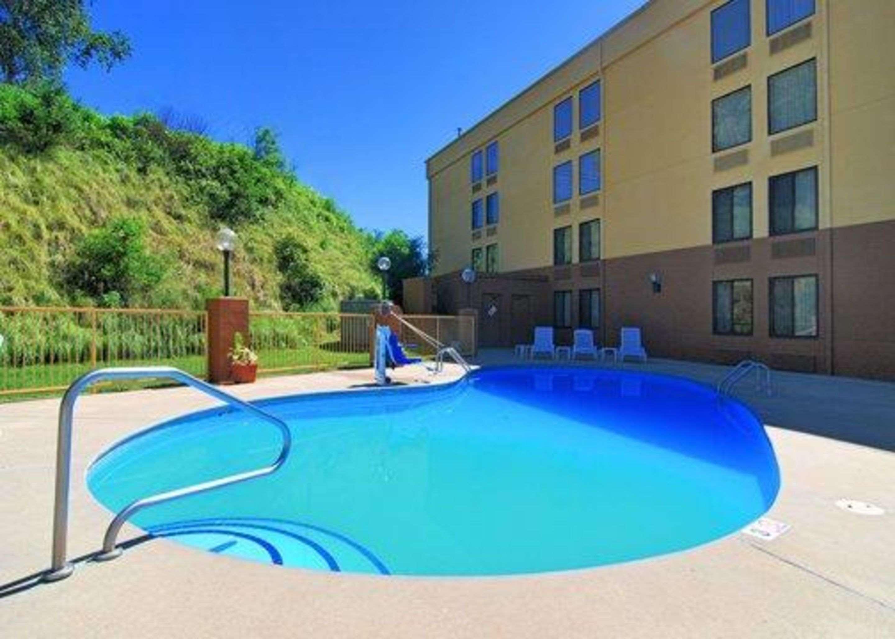 Comfort Inn North Of Asheville Mars Hill Exterior foto